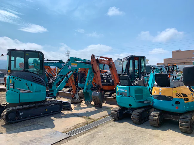 【働き方改革】に取り組んでいます。
中小企業だからこそ社員の声を反映でき、より働きやすい職場づくりに力を入れることができます。
実際に2024年度より、完全週休2日制に移行し、年間休日が10日以上増えました!