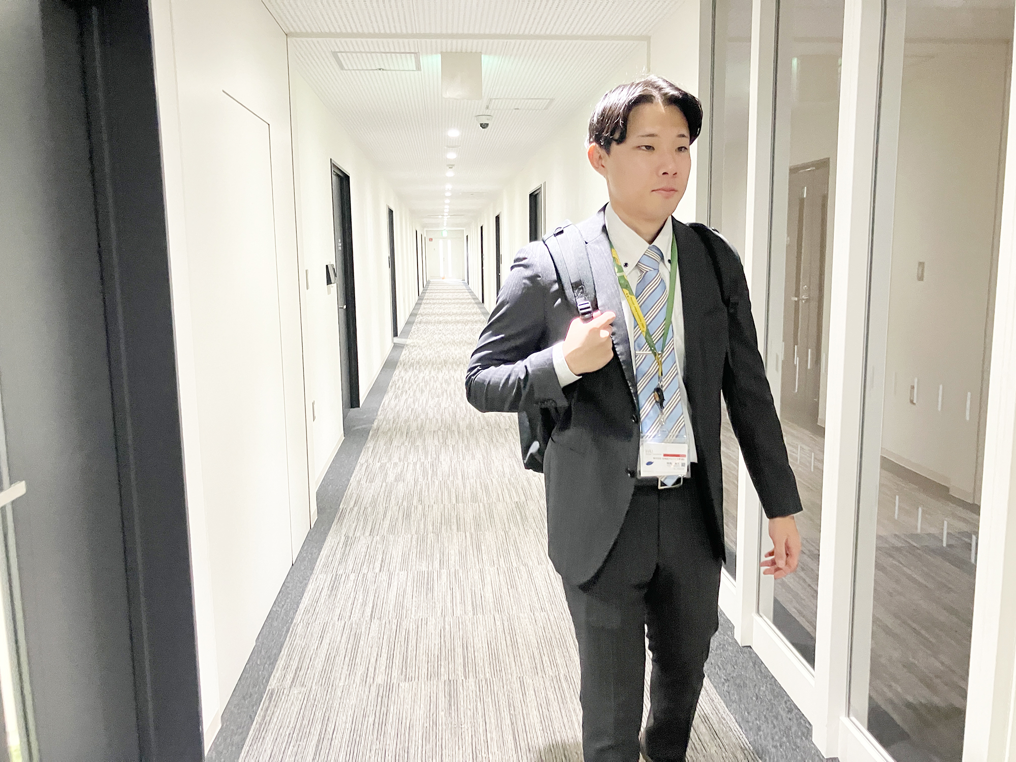 地元の様々なお客さんとお話をする機会があります。飲食店、ホテル、清掃、食品工場、建設、運送、介護、農業など業種業界は多岐にわたっており、幅広くいろいろなことを知ることができて楽しいですよ！