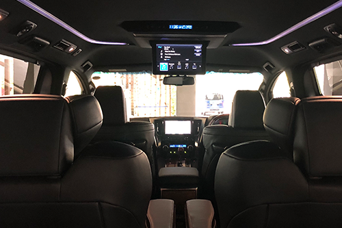 ゲストをもてなす車内空間と大きなラゲージ空間もそなえているトヨタ・アルファード。お客様に快適な旅を一緒に提供しませんか？