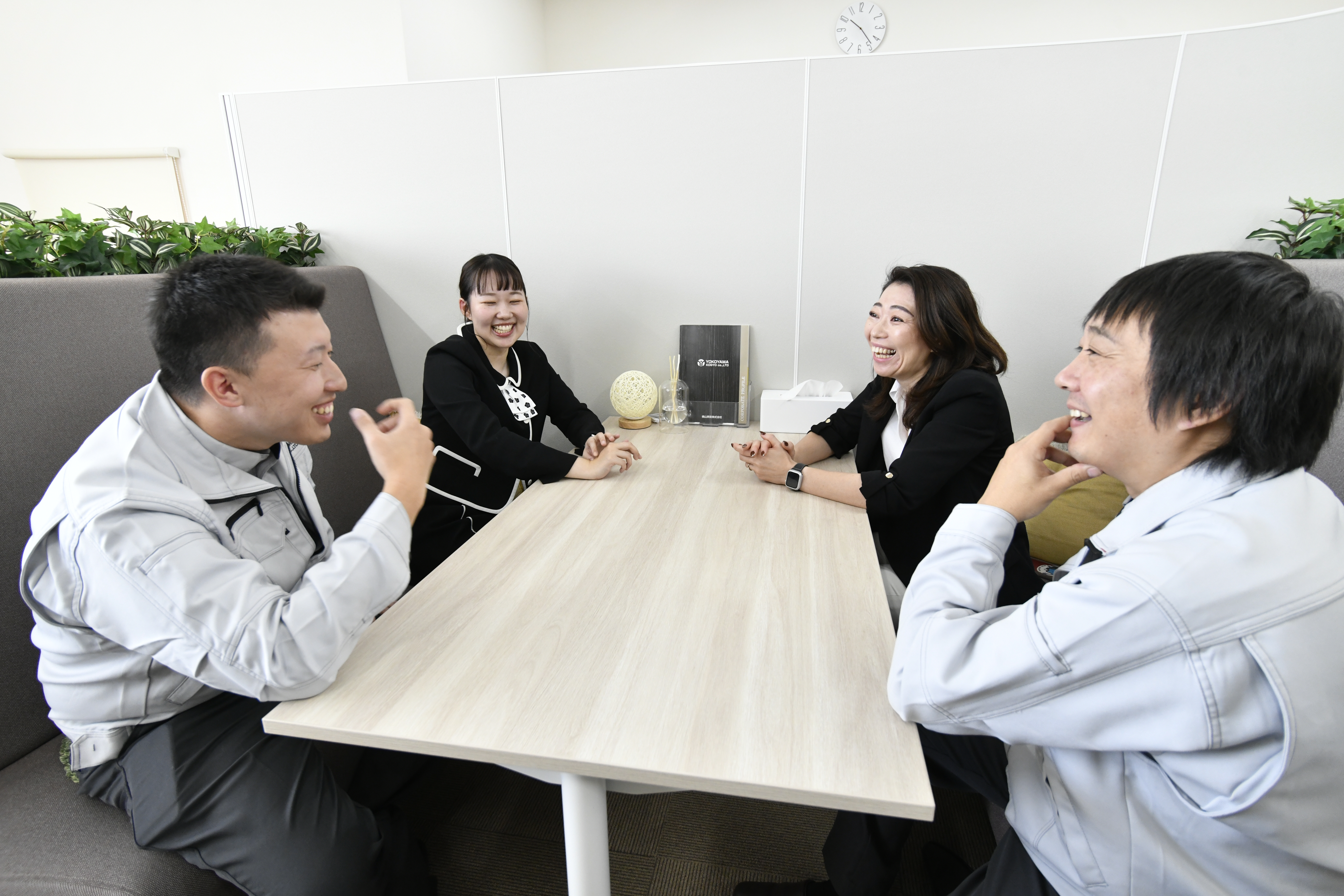 【「家族が一番」を大切にする職場】社員と家族の笑顔を支える環境づくりを心がけています。週休2日制、残業ほぼなしで家庭やプライベートとの両立も叶う職場です。