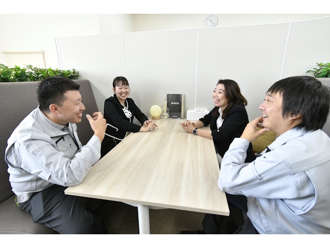 【「家族が一番」を大切にする職場】社員と家族の笑顔を支える環境づくりを心がけています。週休2日制、残業ほぼなしで家庭やプライベートとの両立も叶う職場です。
