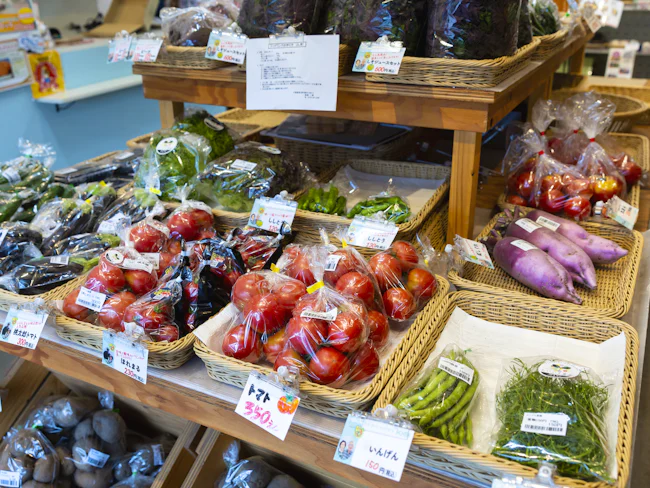 美しい夕日が見られる長沼町。「夕やけ市」はまち一番のお祭りで、新鮮野菜やお花の販売、フリーマーケット、露店、ゲーム大会などが開催されます。