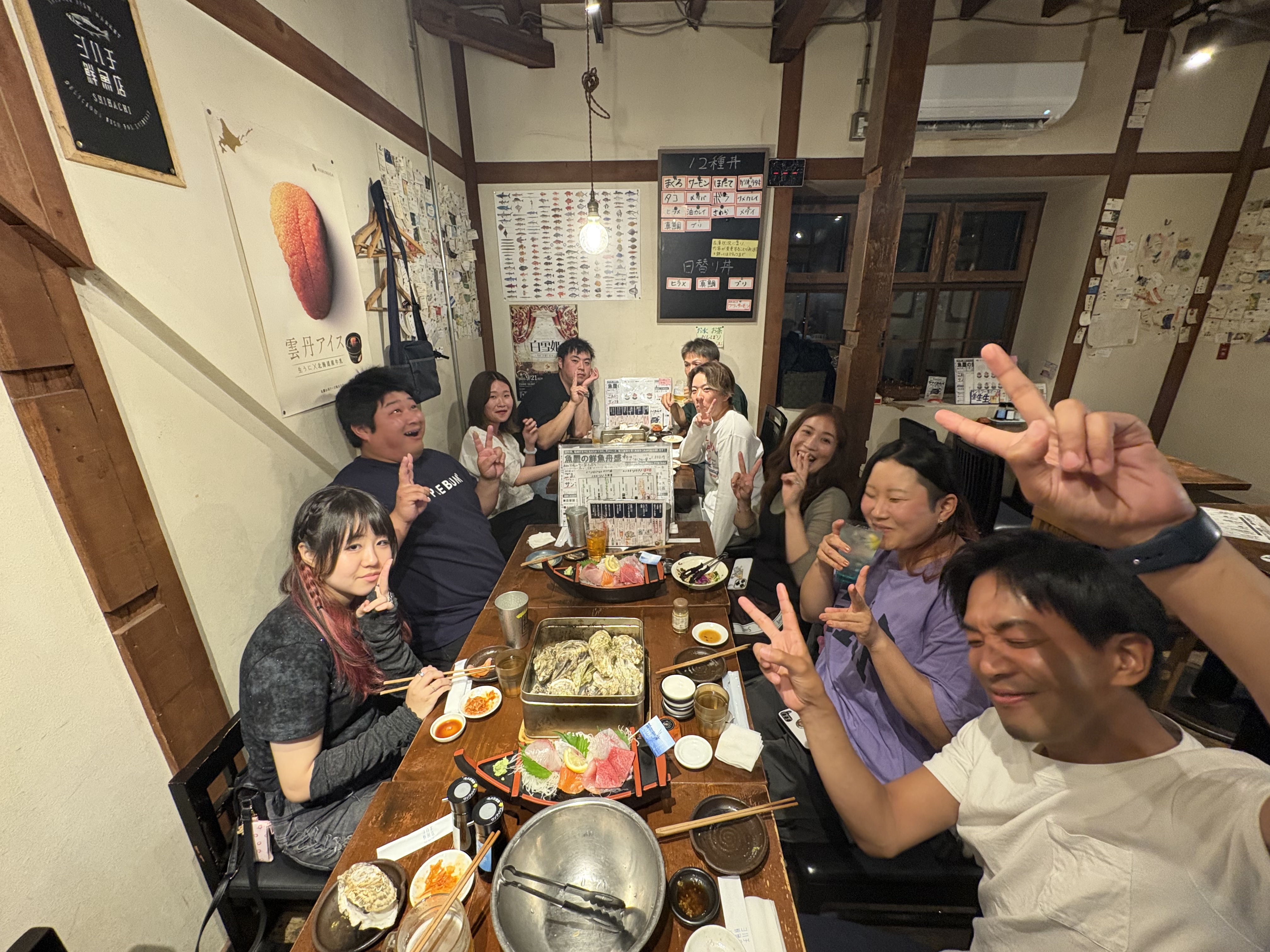 若手同士で時々飲みに行ったりなど（参加は自由）、年の近い社員が多いからこそコミュニケーションも取りやすい環境です。定着が良く、長く活躍している社員が多いのも特徴です。