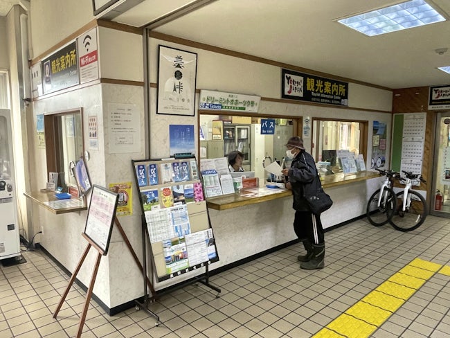勤務先の美幌観光物産協会は、JR美幌駅の駅舎内にあります。こちらには観光案内窓口もあり、美幌町観光の情報ステーションにもなっています。