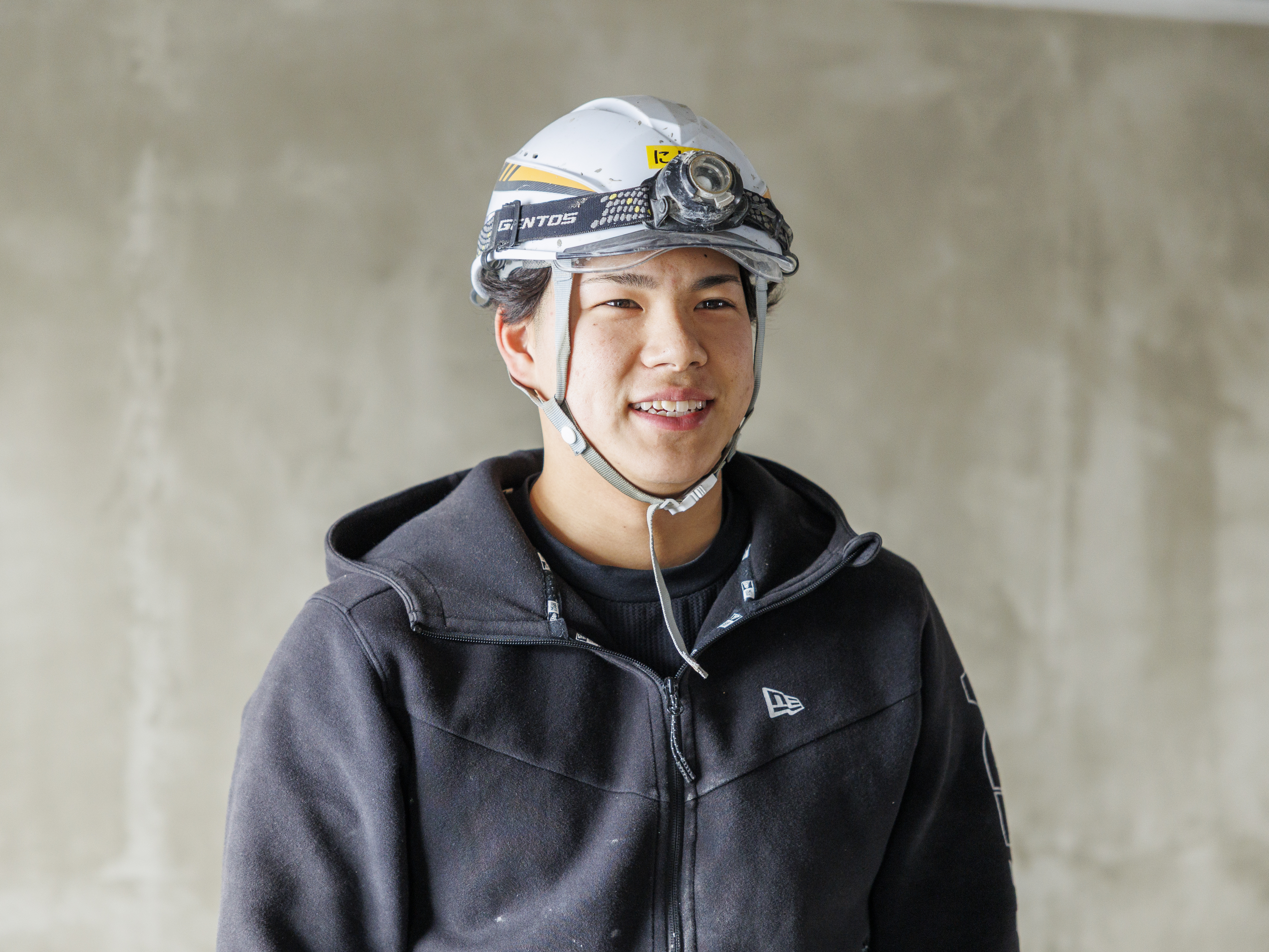 左官職人（見習い）　西井龍牙（18歳／入社1年目）