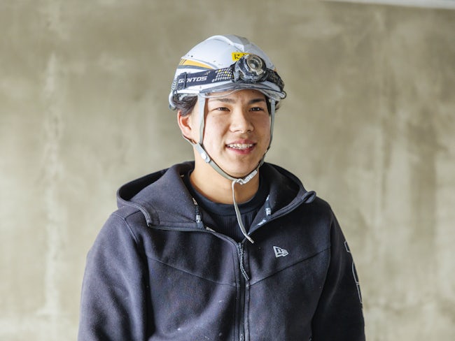 左官職人(見習い) 西井龍牙(18歳/入社1年目)