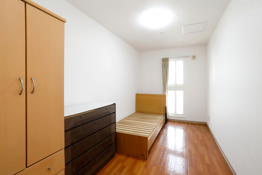 明るいく広々とした居室