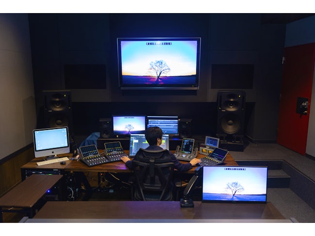 北海道で唯一の「Autodesk Flame」と「Adobe Premiere Pro」を完備した編集室、「Nuend」と「Pro Tools」を完備したMAルーム。オフラインからオンライン編集、グレーディングまで対応しています。