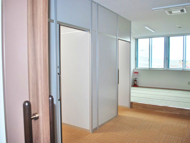 札幌営業所には女性専用の休憩室やシャワー室も完備しています!!
快適に働ける環境を整えてきました。