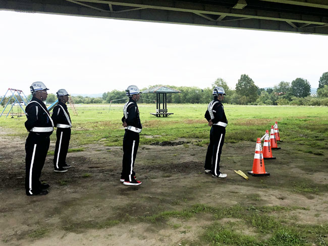 ＜入社からのステップアップ(キャリアアップシステム)＞
◎ステップ１
社会人としてのマナーや常識の再確認と、警備業務の専門的な教育や研修を受けていただいたのち、様々な警備の現場で経験を積んでいただきます。