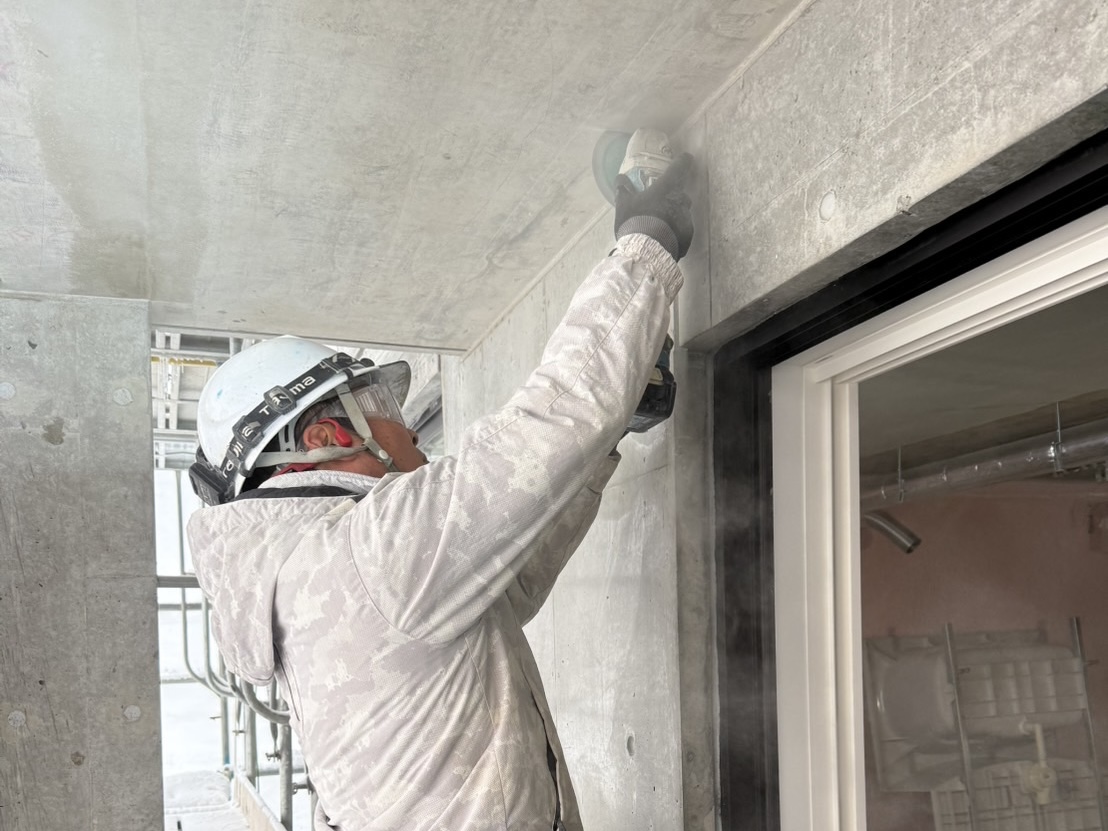 当社は土地購入から施工・管理までワンストップで行っている会社です。弊社オリジナル賃貸ブランド「ブランシャール」に関わる新築・改修工事に携わっていただきます。