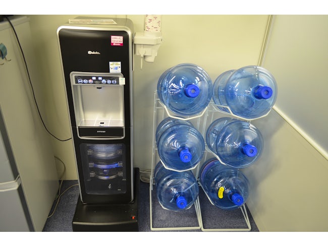 定期的にチームで意見を聞く会を実施。より快適に仕事ができる環境を整備する為に社員の意見やアイディアを発信出来る場があります。ウォーターサーバーやコーヒーメーカーの設置も社員の声からなんです!
