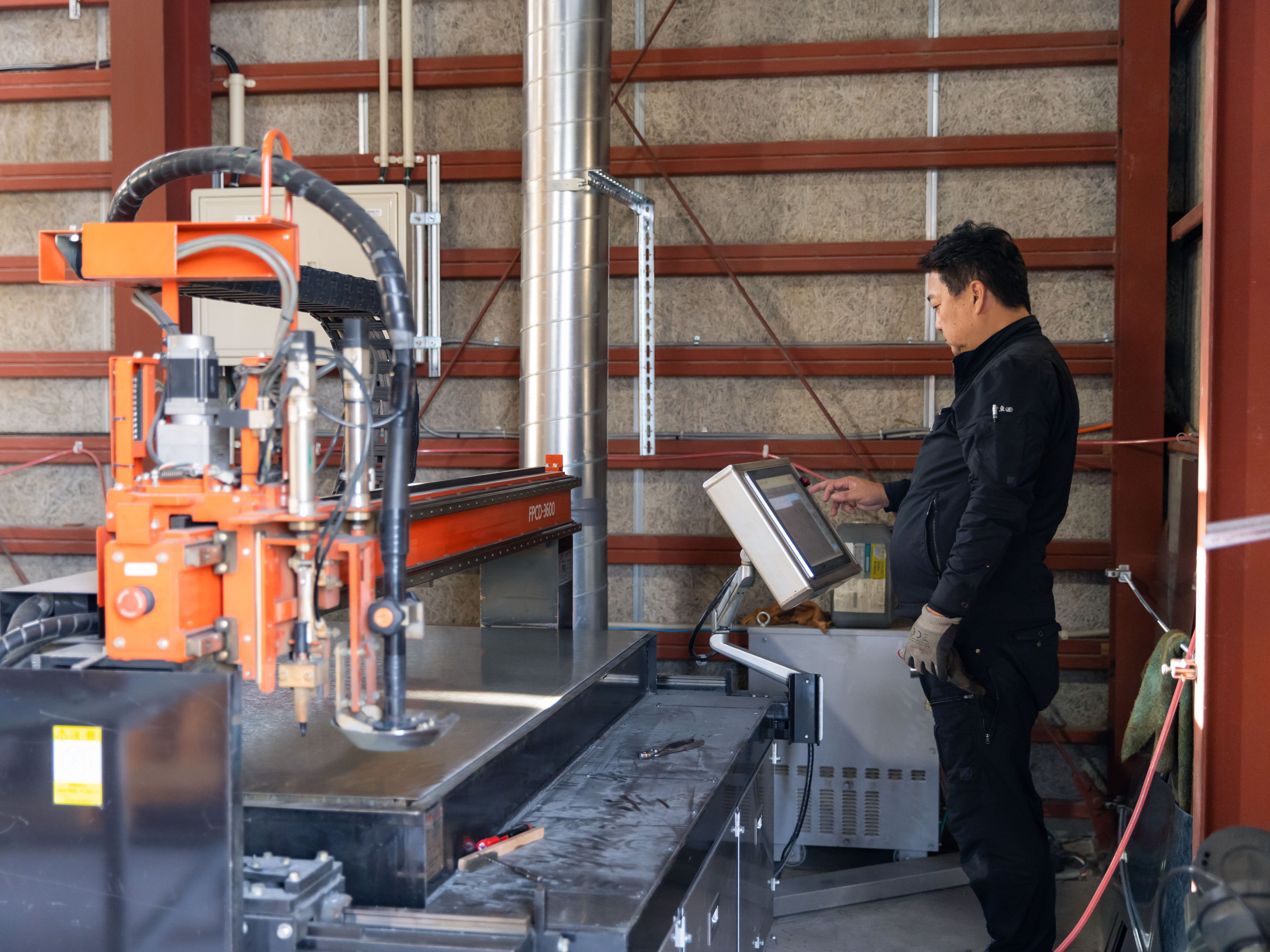 ミスを責めず、若手や新人の意見も聞きながら和気あいあいと仕事を進める雰囲気が自慢です。未経験からでも安心してダクトのプロを目指せます。