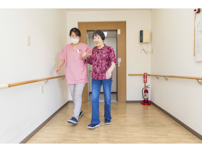 「絶対に断らない」を信条に、行政や医療機関からも厚い信頼を得ています 。行き場のない方を支える「最後の砦」として、地域社会に貢献しませんか 。あなたの力が必要です。