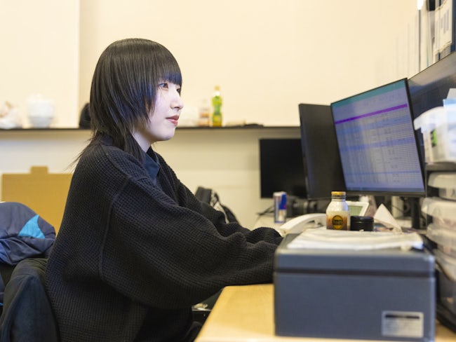 中古車売買に必要な車種や走行距離などをマスターデータとして入力します。仕事の進め方としては速さよりも、正確に間違いなく...が重要です。