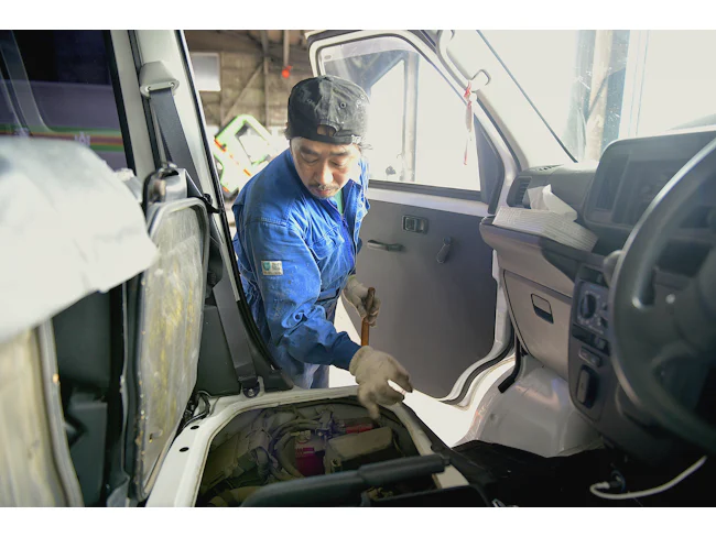 商用車は故障が商売に直結するため、必要な予防整備の提案をスムーズに受け入れてもらえやすいです。最低限の整備で終わらせず、整備士として本当に必要な作業にしっかり向き合える納得感の高い仕事です。