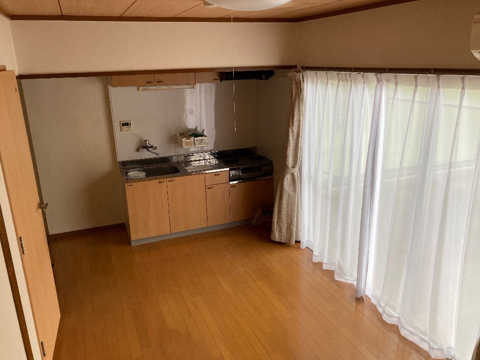 管理人室は2DK（8・6・6畳）でトイレ・お風呂も別に設置しています。※ペット不可です。