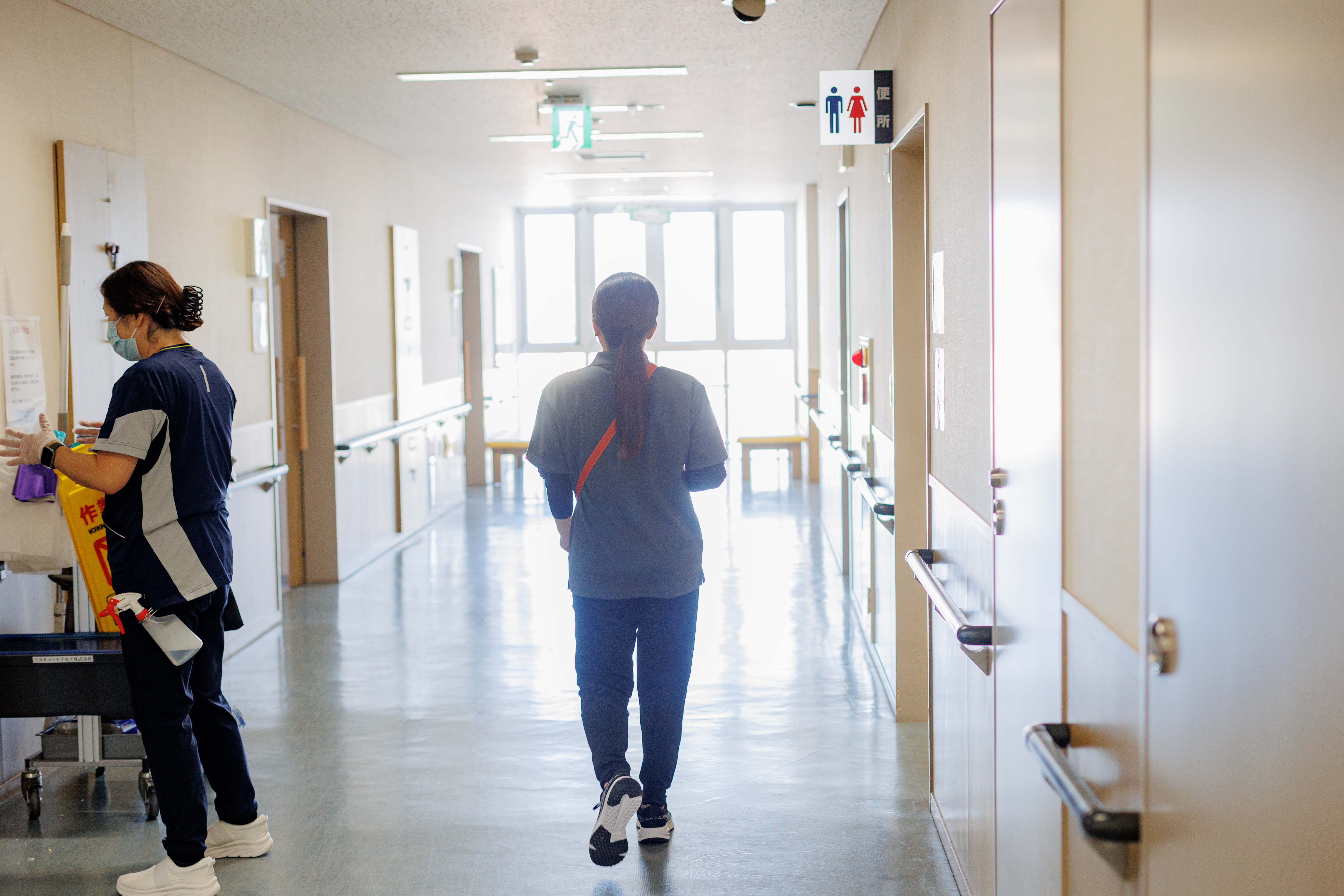 技術や経験よりも、私たちの想いに共感してくれる方を待っています。「高齢者を元気にしたい」「もっと良いケアがしたい」。その気持ちがあれば大丈夫。まずは見学だけでもOK。私たちの温かさを感じてください。