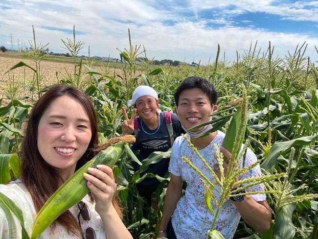 地元でとれる野菜を地元の人に届けるための直売所、レストランだけではなく、キャンプ場運営、SUP体験、ワカサギ釣り、スノーアクティビティなど、札幌で観光レジャーの仕事に携われるのも当社の大きな特徴です。