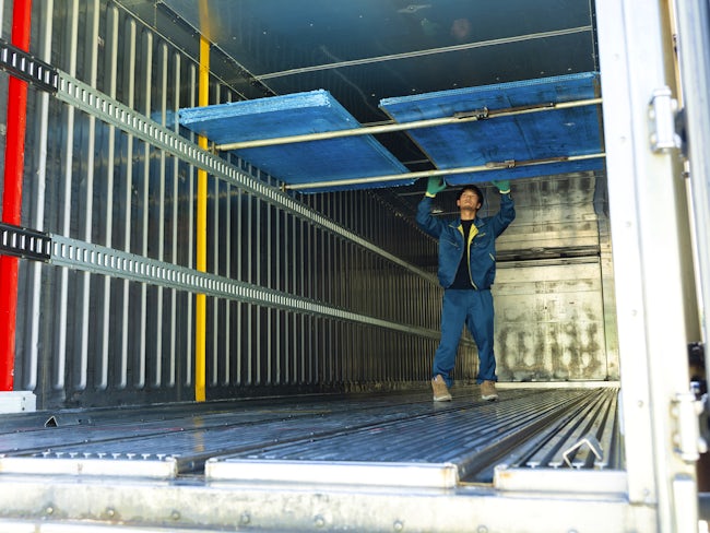 希望に応じて手積み手降ろしの仕事を担当すれば、手当がつき、さらに収入アップが可能です。若手でも意欲次第で高収入を目指せるため、明確な目標を持って働けます。逆にパレット積みの仕事希望もご相談下さい。