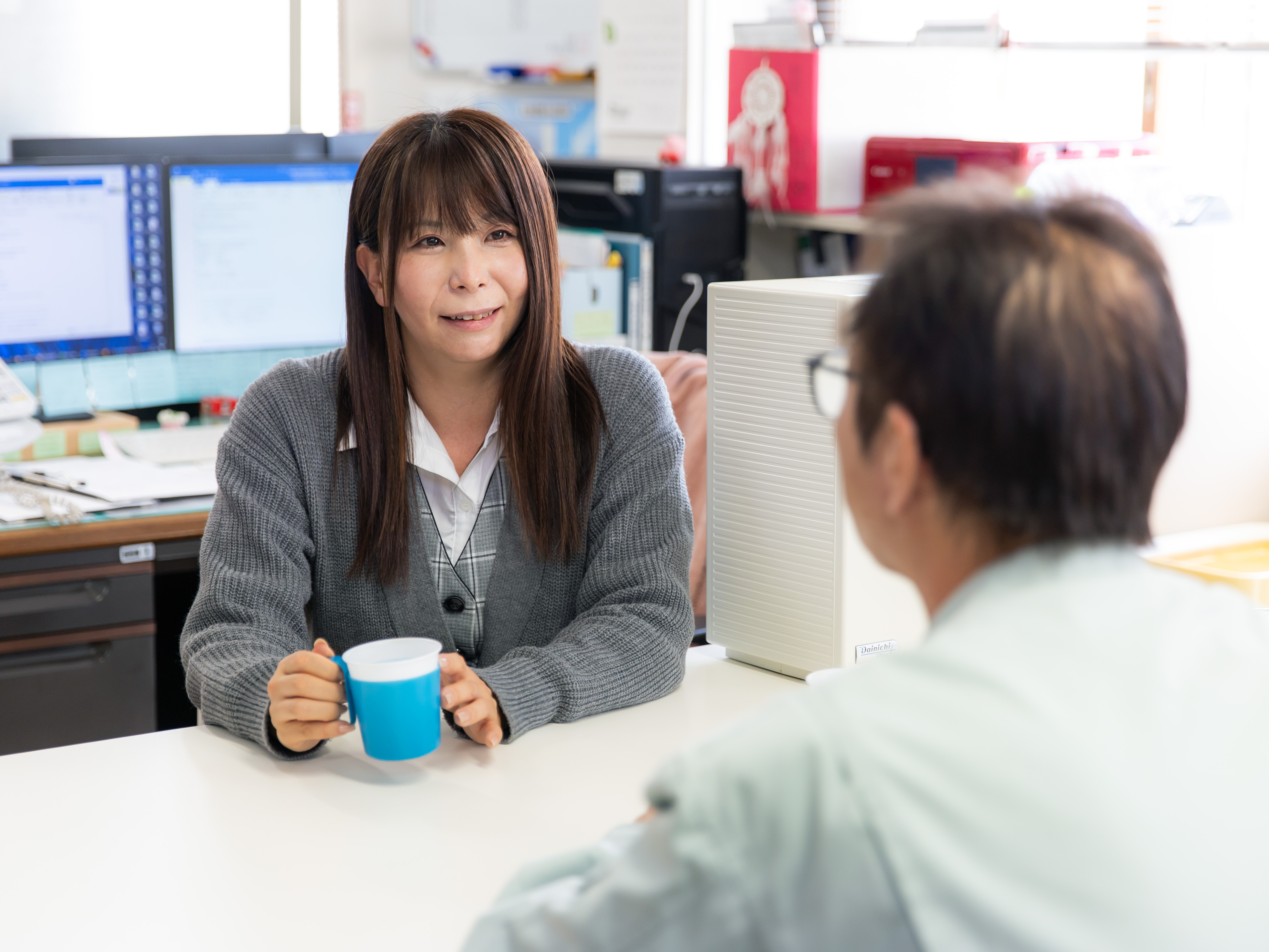 社内の雰囲気はとても和やか。新人をあたたかい目で見守る風土が根付いています。