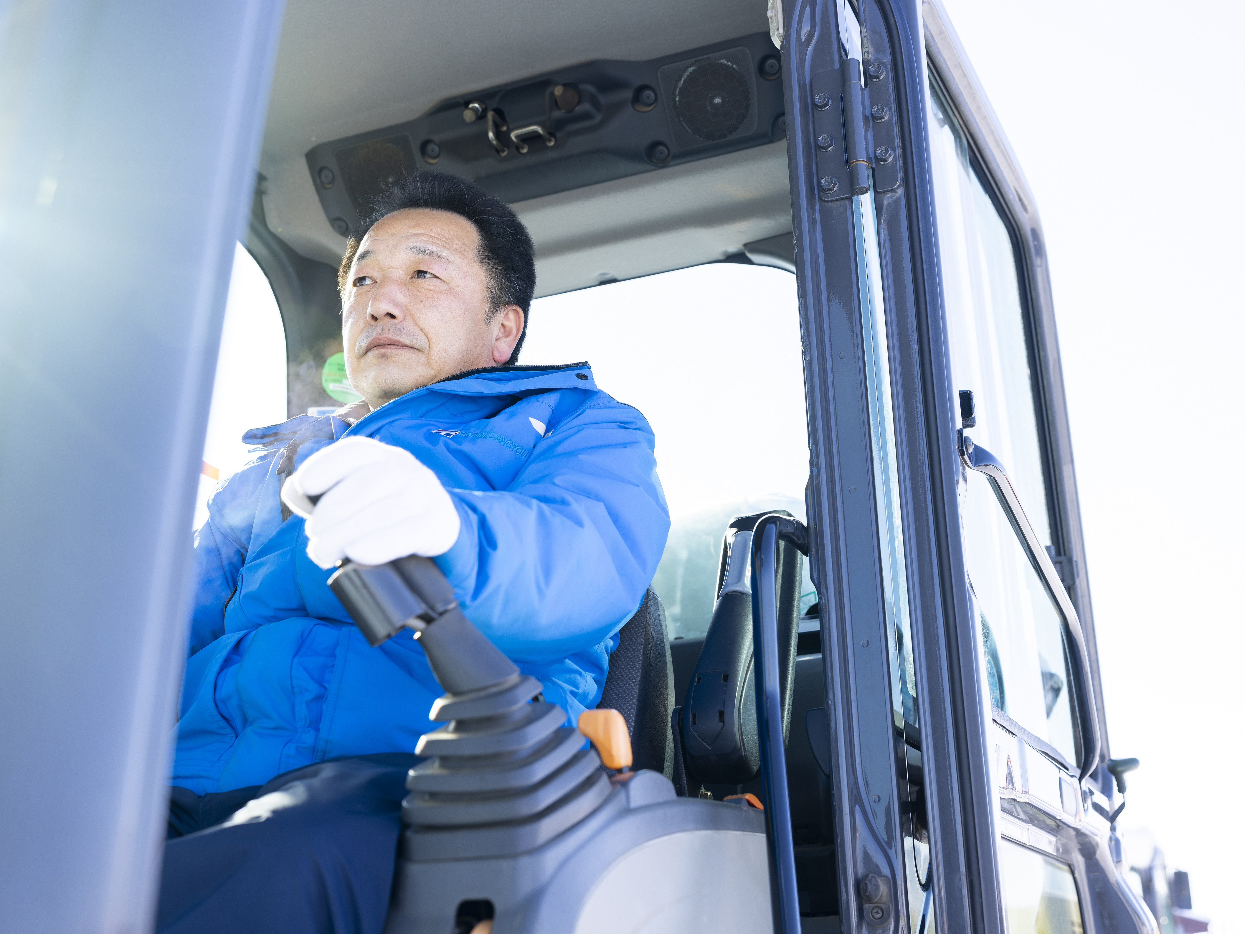 冬の間は現場工事を一旦お休みして、本社向かいの雪堆積場での作業や岩見沢市内の除排雪作業を行います。冬の現場はキツイので除雪に集中できることも働きやすさのポイント。