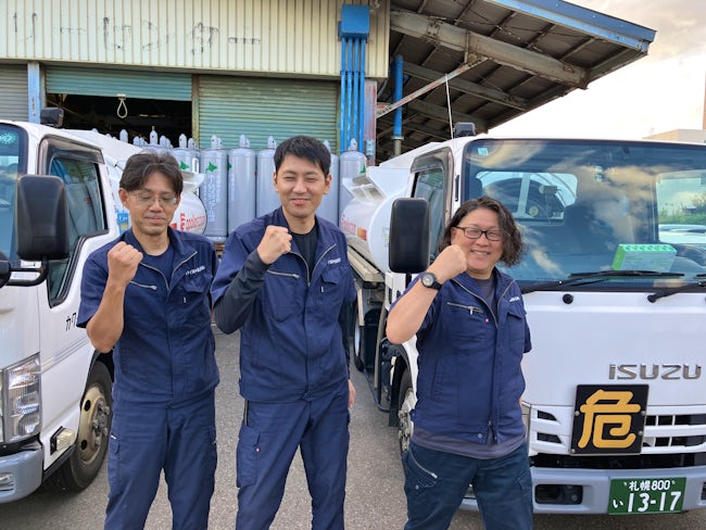 夏の期間はタンクローリーの設備の軽作業やお客様先でのタンクの洗浄を行います!