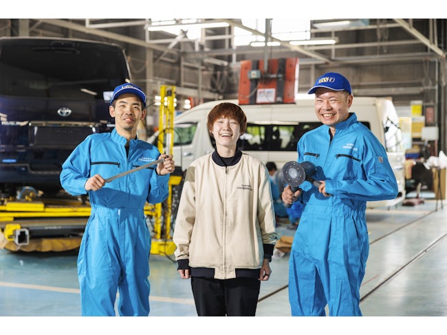 【社内の協力体制】部署の垣根を越えてチームワークで仕事にあたっています。他人の仕事ではなく、自分事と捉え自然と手をさしのべてくれるスタッフが多いです。