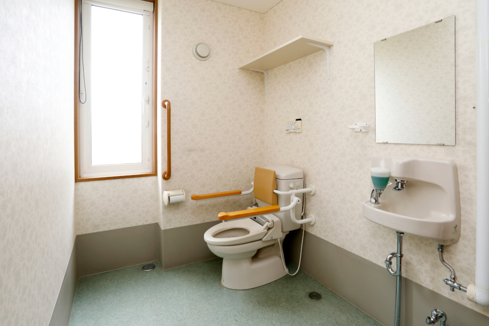 移動しやすい広々としたトイレ