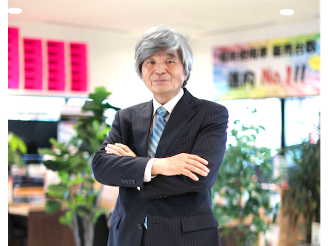 (株)クレタ 石亀代表/維持費など暮らしの経済面においても、軽自動車は有利。そこで生まれた経済的なゆとりを、子供たちへの教育資金に投じていただきたい。その為にも軽自動車は大きな役割を果たします。
