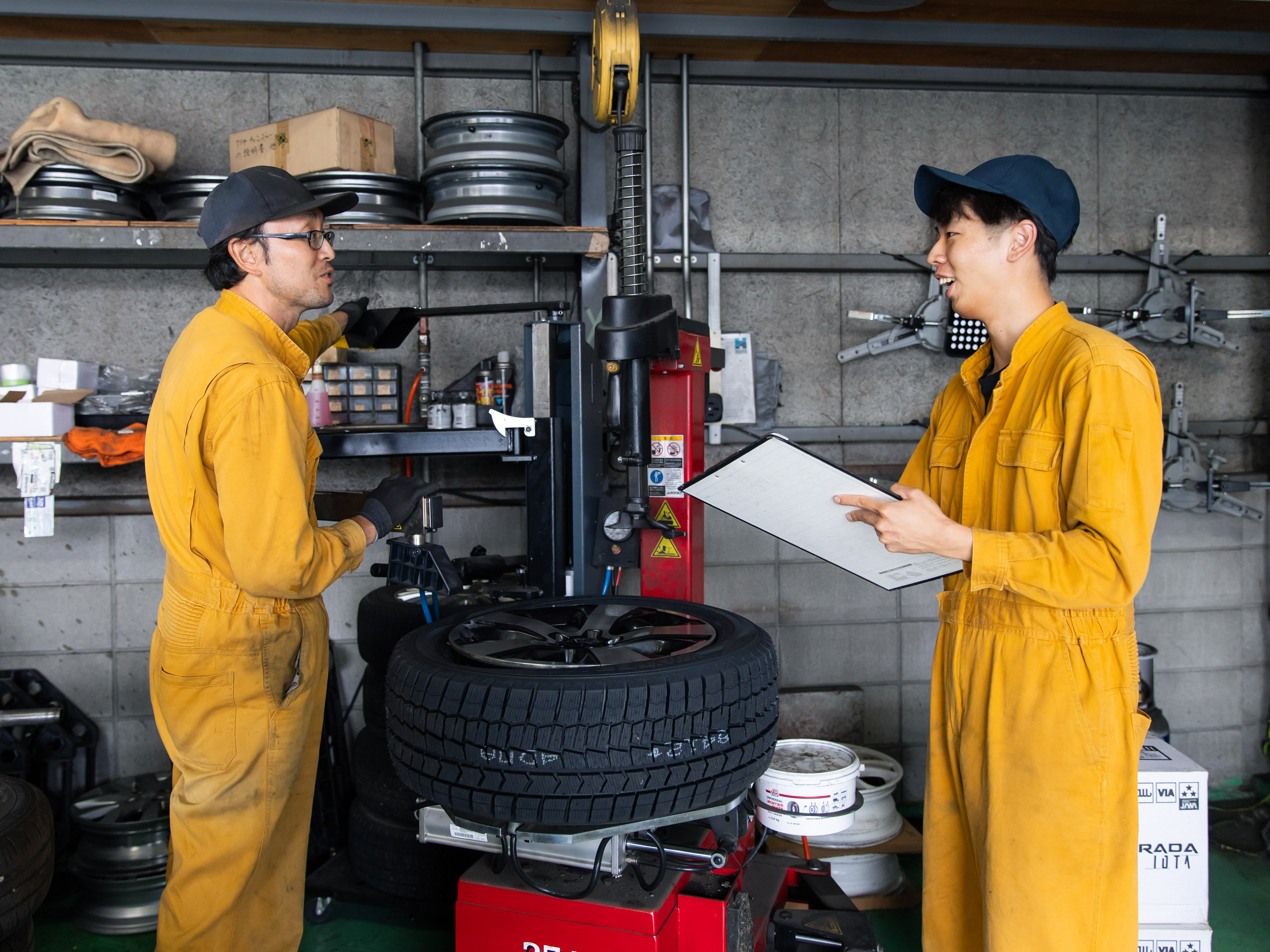 来場するお客様が増える週末は営業日としていますが、日曜日は社員が交代で有休を取るという風土も定着しています。家族がいる方は行事や旅行などもしっかりお休みが取れるように考慮しています。