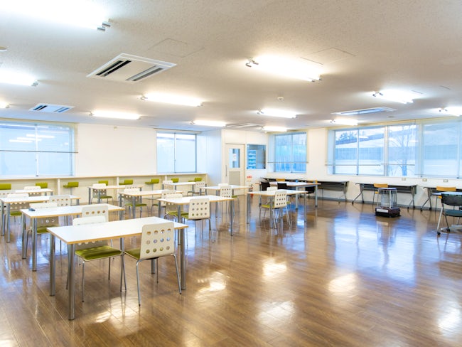 休憩室も完備。一度ルートに出れば、基本的にはトラック内で休憩を取りますが、出発前や帰着後の休憩にもぜひご利用下さいね。