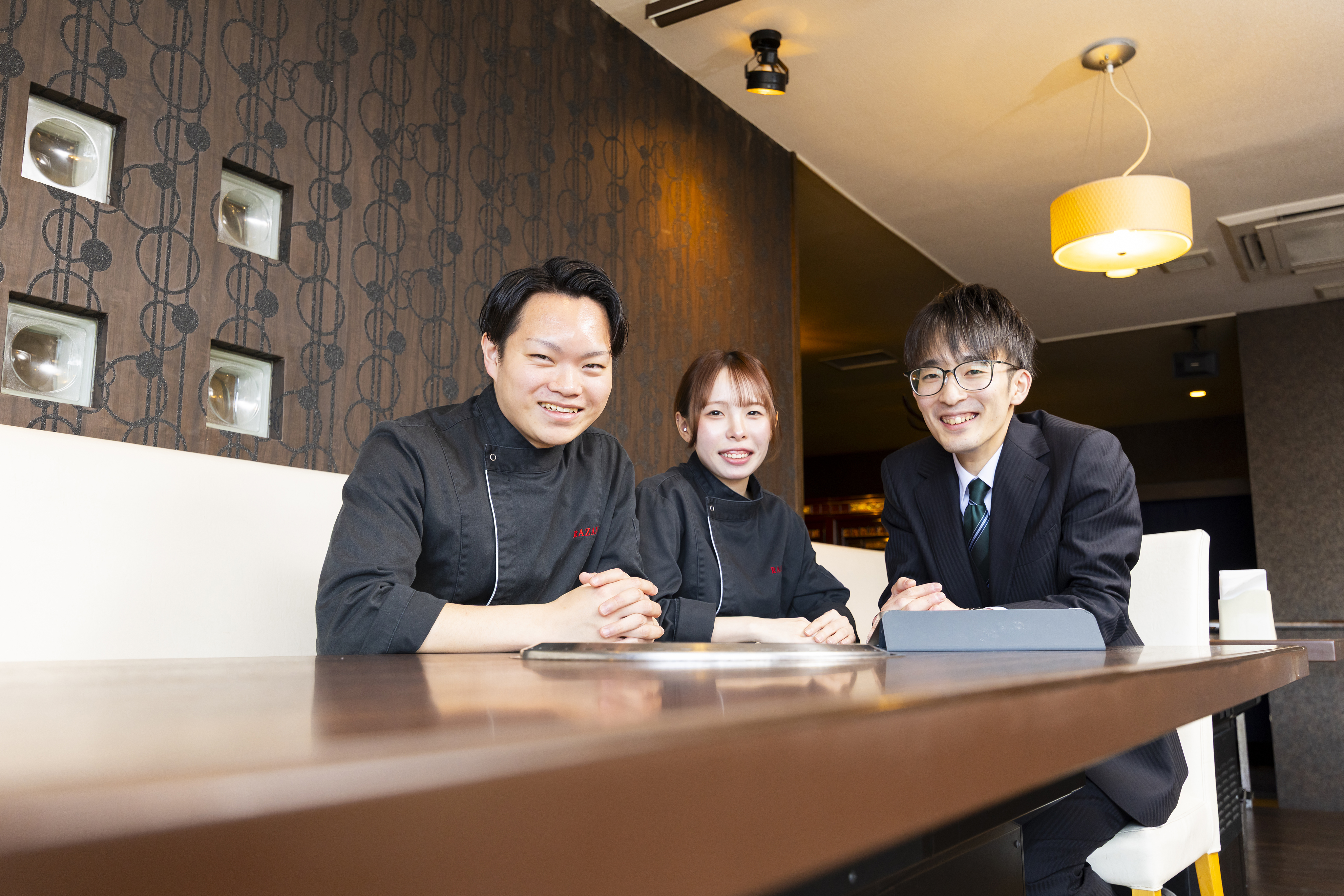 焼肉レストランRAZAN 株式会社リイチ