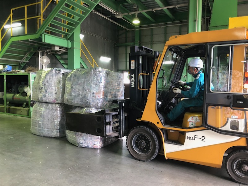 西天北事業所では､道北5町のごみ処理を担い資源化などに対応しています｡きれいなリサイクル工場ですよ！