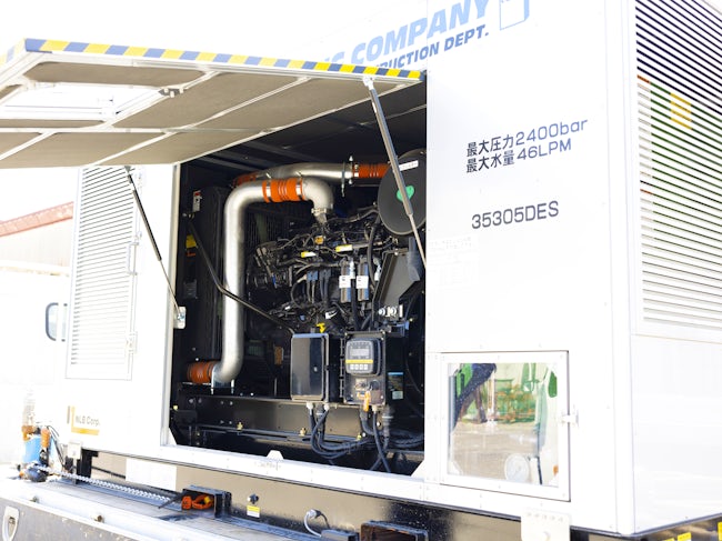 ウォータージェット工法に必要な超高圧水発生装置。この機械を北海道で何台も所有しているのは当社だけです。