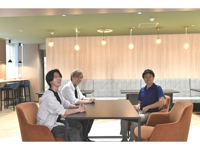 当社自慢のカフェのようなおしゃれな休憩スペース!
休憩時はここで自由に過ごして下さい!