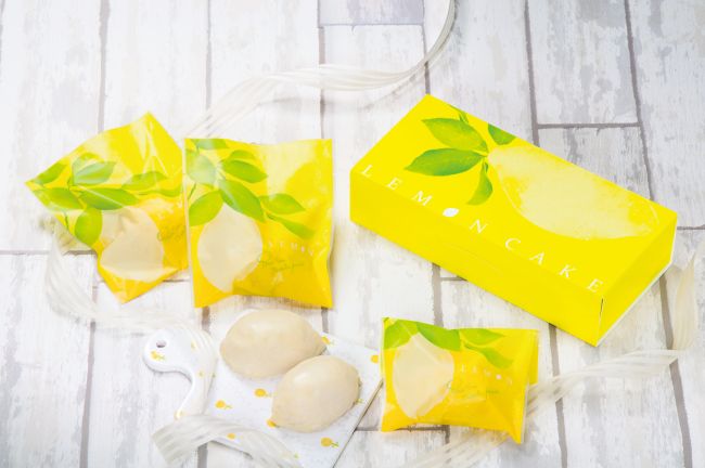 新商品に合わせてオリジナルパッケージを一から依頼されることも。そういう時はまずお客様から商品のコンセプトやパッケージのイメージ等について聞き取り、本社のデザイナーとデザインを検討しながら提案します。