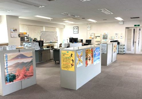 自社ビルでの勤務となります。長く安心して働ける環境で、新しい仲間をお待ちしています！ご不明な点などは、ぜひお問い合わせ下さい。