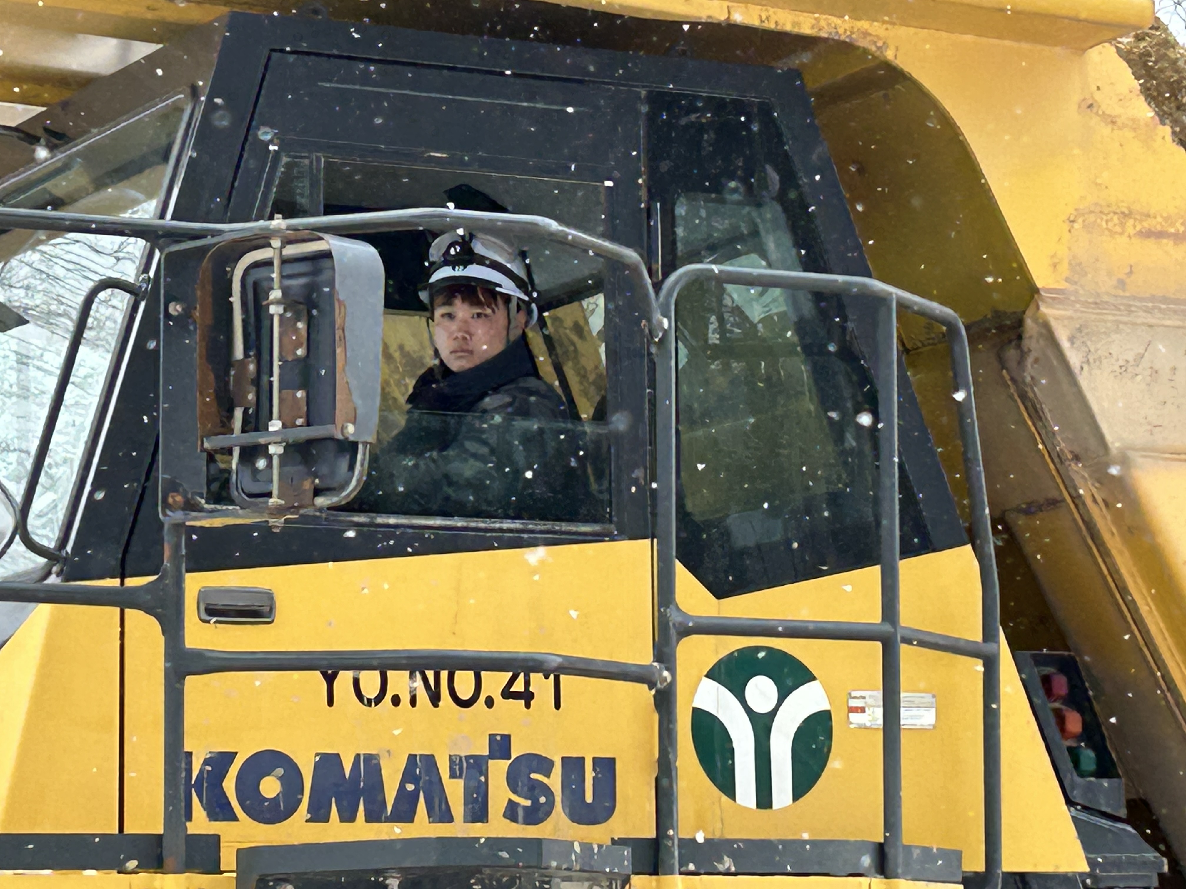 【働きやすい環境】
大変なことは一人で抱え込まずみんなで助け合う職場！社員同士の距離感も良く、関係性構築に力を入れており、夏には会社でBBQをして普段接することが少ない社員とも触れ合える機会がありました。