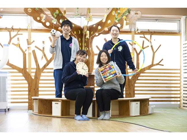 【経営理念〜3H〜】当社の経営理念にはHEART(想い)、HOPE(望み)、HUMAN(強み)という3Hがあります。根本にあるのは人と人の繋がり。その関わりの中から生まれる感謝・感動・笑顔を追求し続けます。