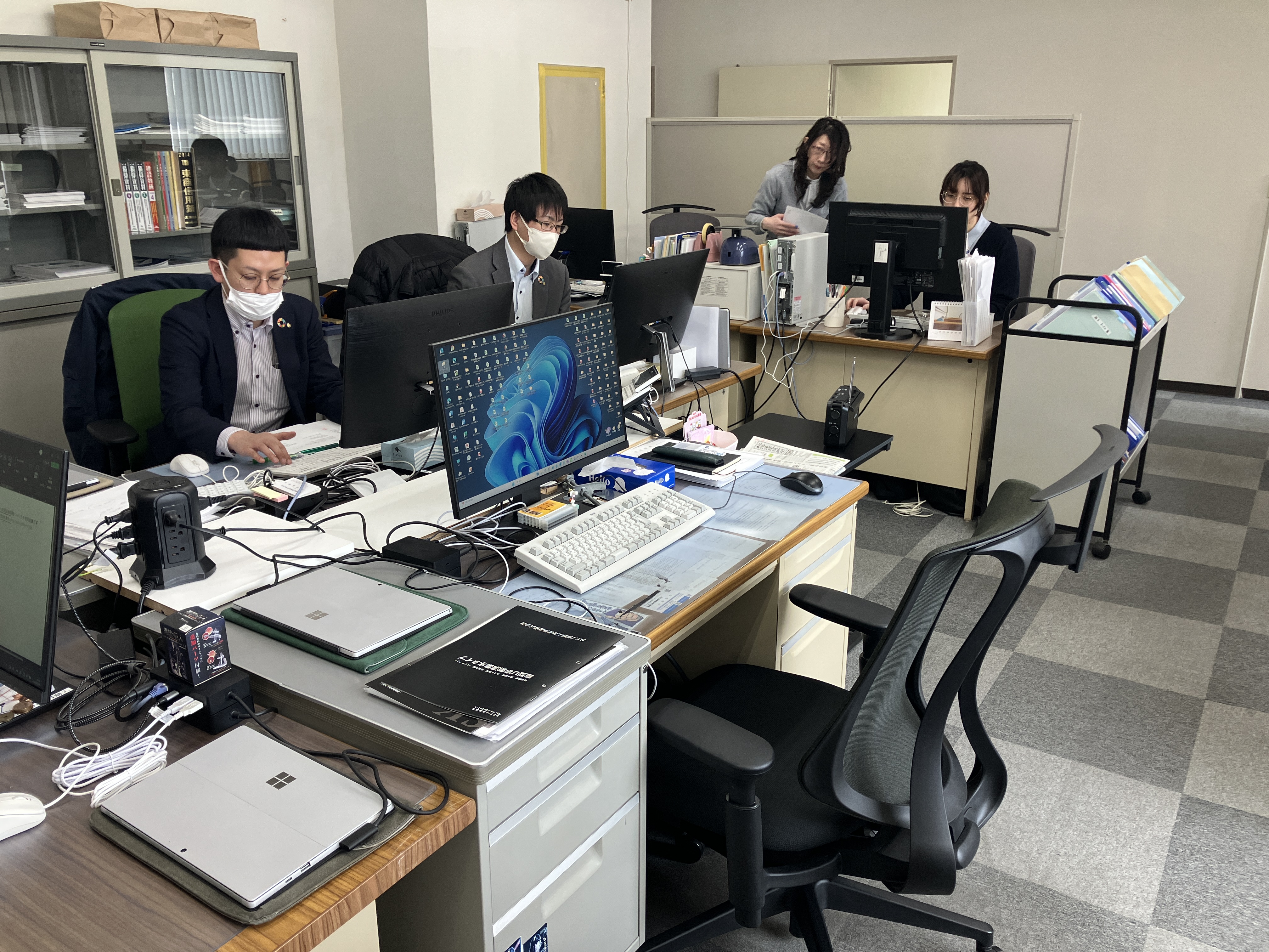 伝票作成や各種手配を主にしていただきます。
未経験の方でも先輩スタッフが丁寧にお教えしますのでぜひお気軽にご応募下さい。