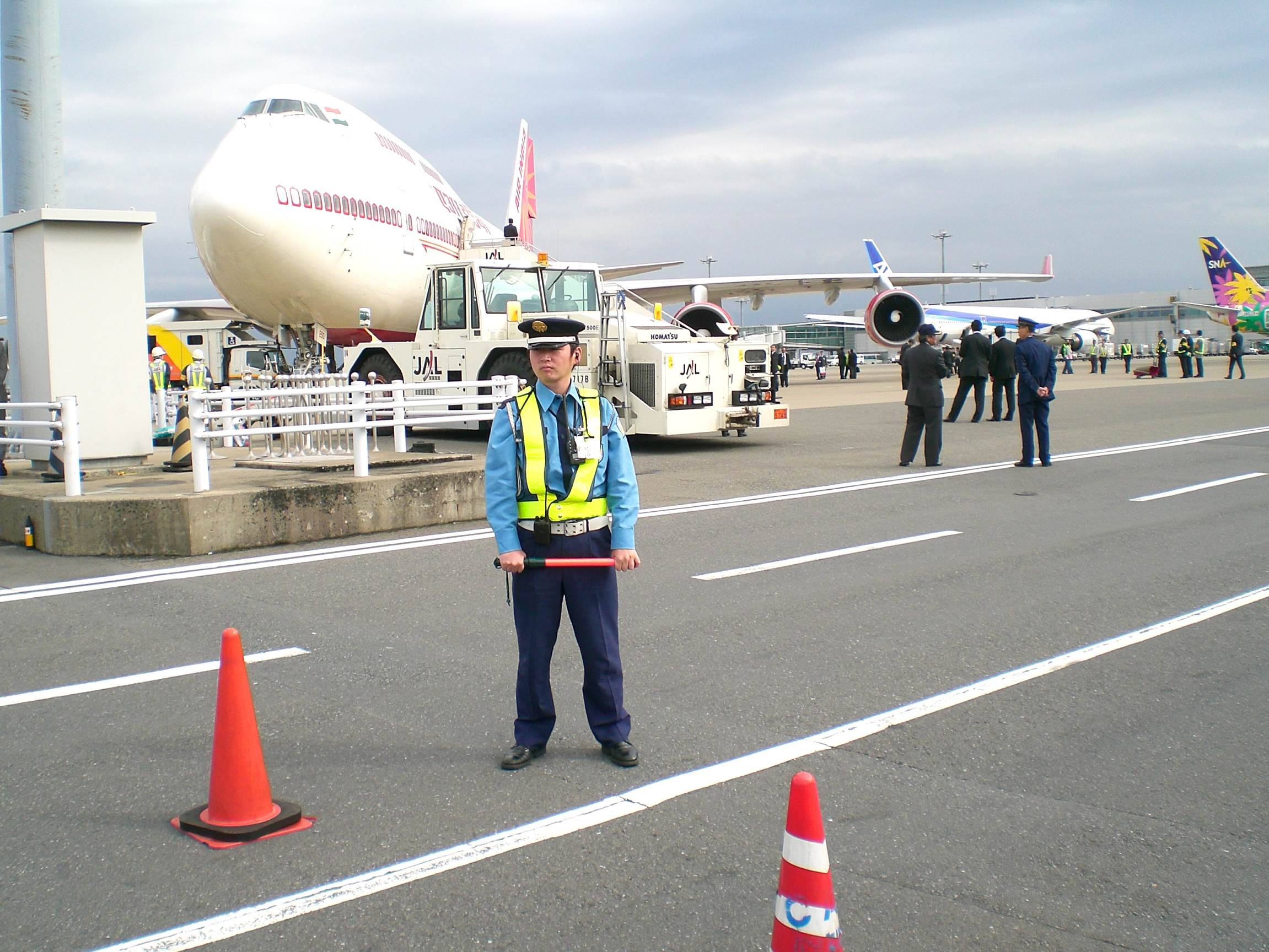 先輩スタッフが実際の仕事の流れや、業務について教えてくれるので、しっかりと知識やスキルを身に付けていくことができます♪