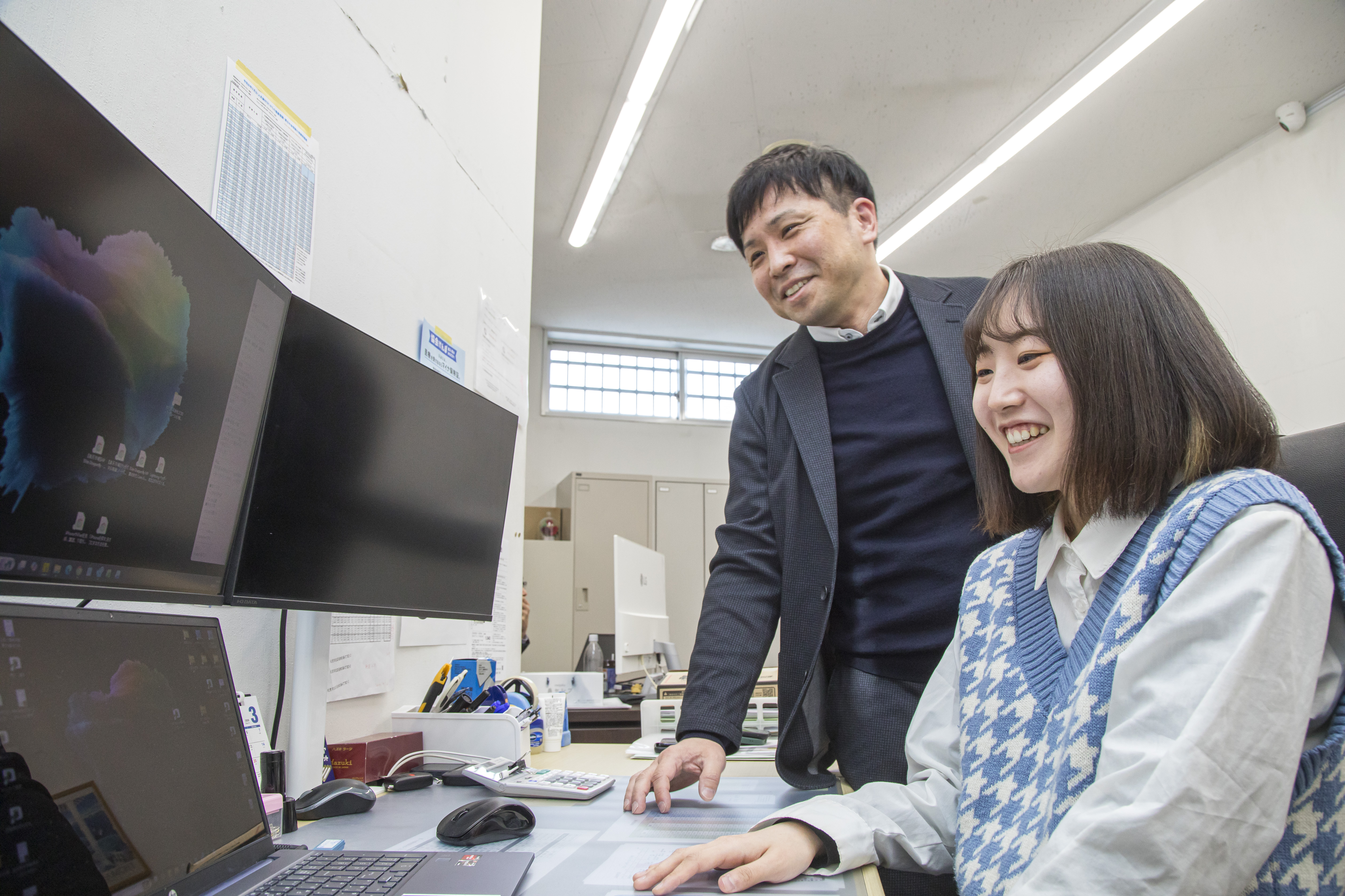 経験豊富なメンバーが札幌から赴任します。実務の流れに沿って一つ一つ丁寧に指導するので、事務職がはじめての方でも安心。分からないことは何でもすぐ聞きやすい雰囲気づくりを大切にしています。