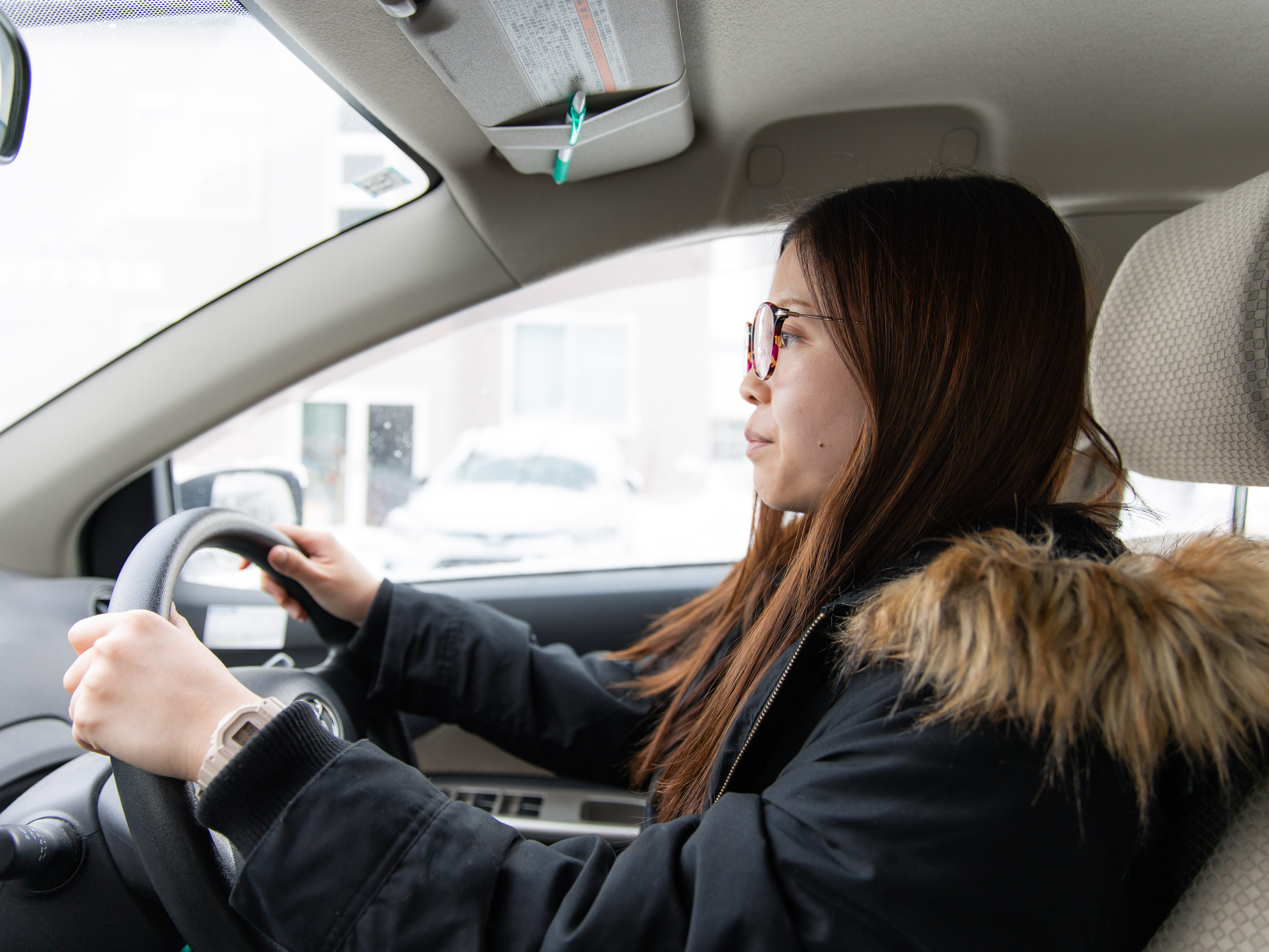利用者さまの送迎も大切な仕事の一つ。コースはエリアにより細かく分けているので、長い距離を運転することはありません。最初は1〜2コースを覚えていただくことからスタートしますのでご安心くださいね。
