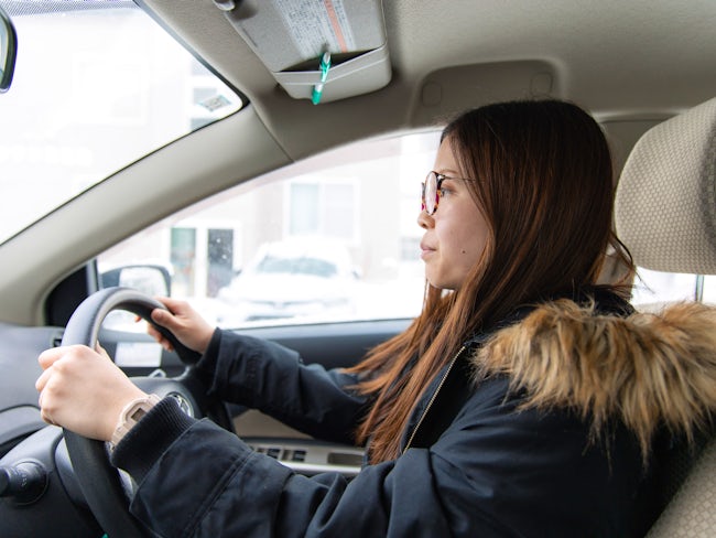 利用者さまの送迎も大切な仕事の一つ。コースはエリアにより細かく分けているので、長い距離を運転することはありません。最初は1〜2コースを覚えていただくことからスタートしますのでご安心くださいね。