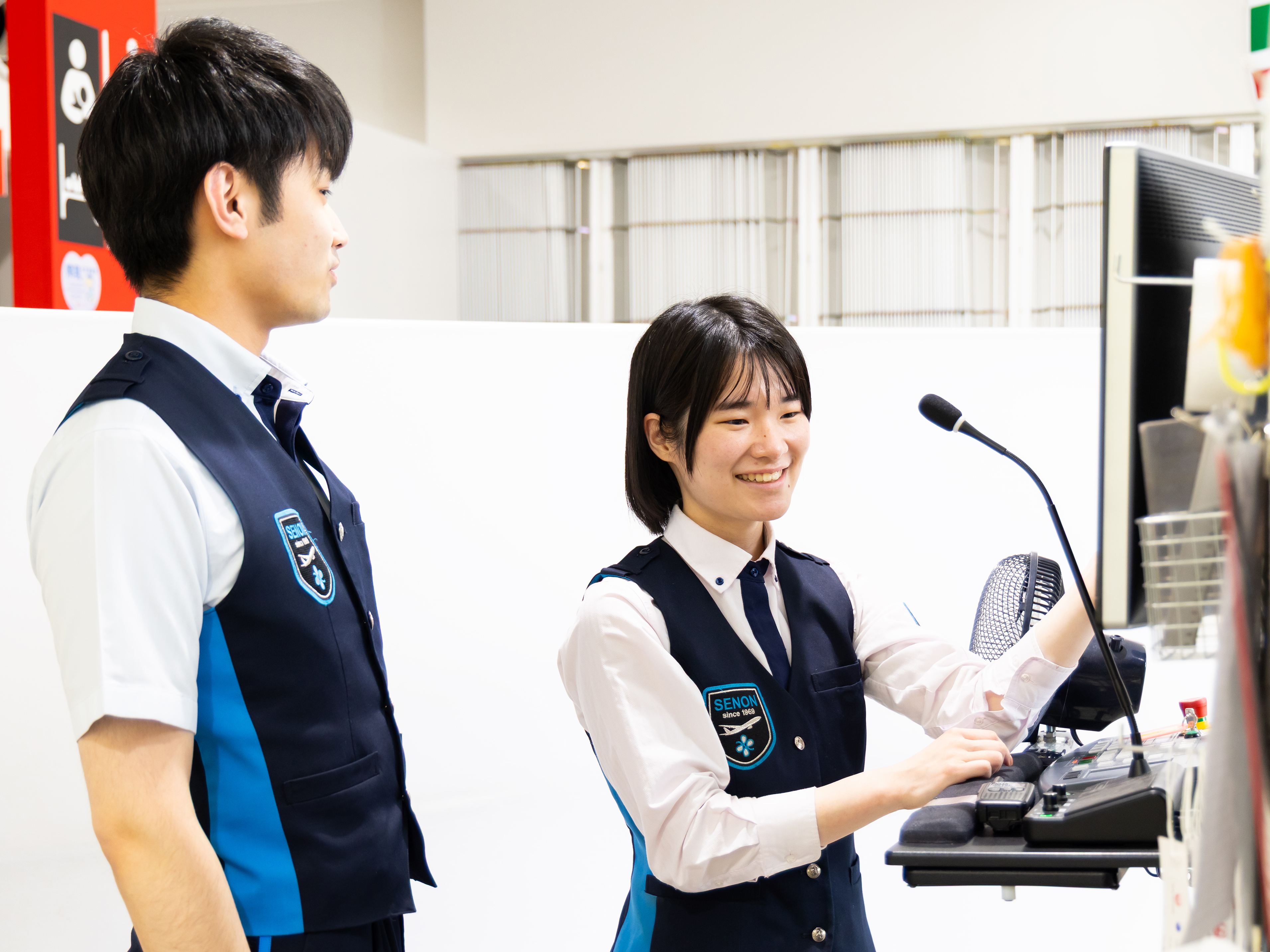 セノンでは段階的に業務をお教えしています。一気に詰め込んで頭の中がパンクする…なんてことはありませんのでご安心下さい。
じっくりゆっくり成長してきましょう！