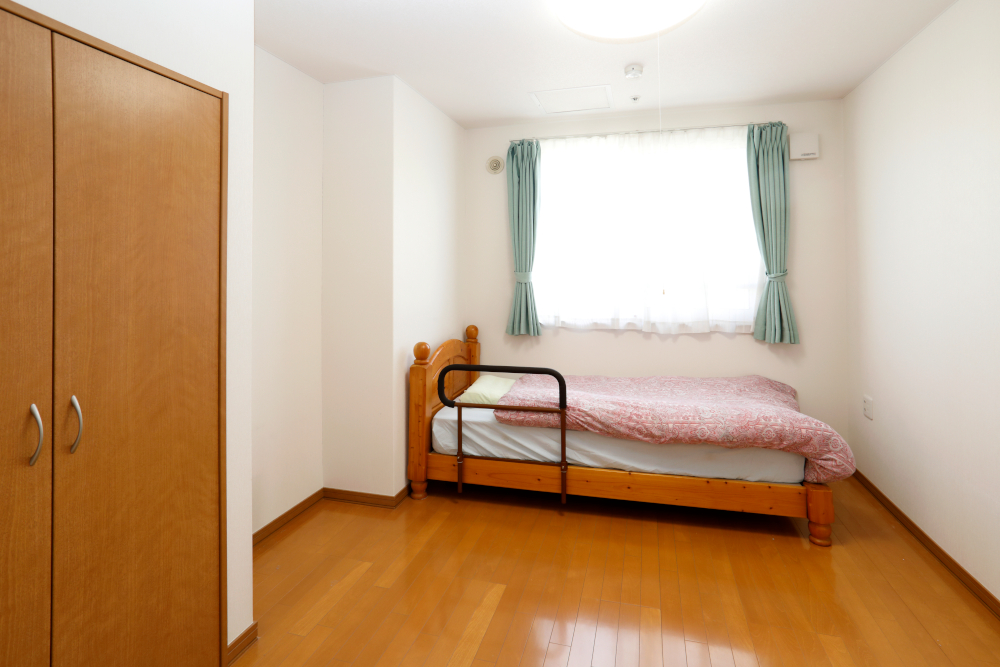 明るいく広々とした居室