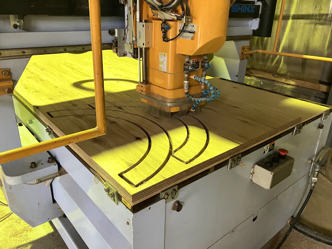 専用の機械で加工