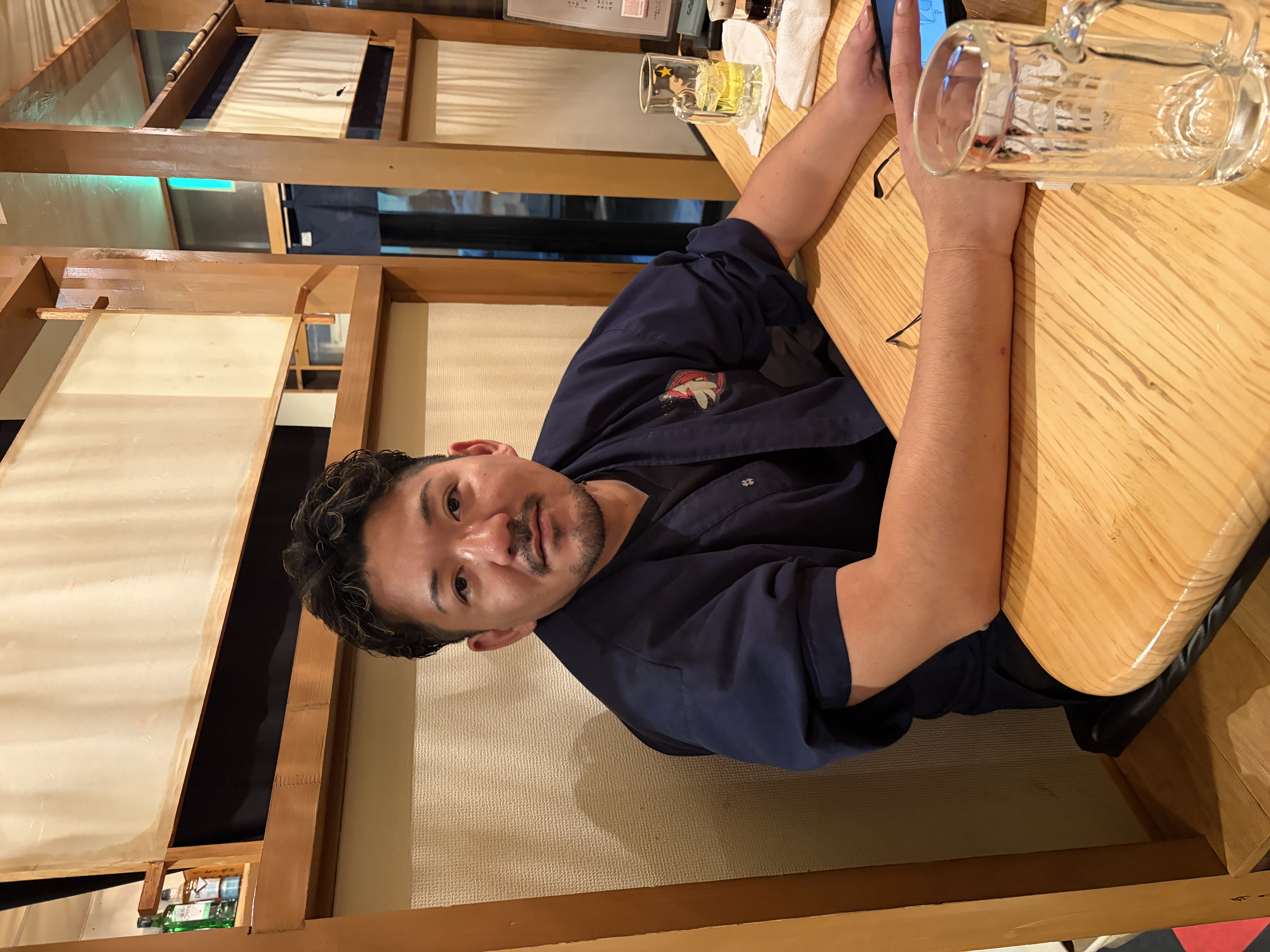 社長の菖蒲川です。地域のお祭りなどにも出店し、地域の皆さんとのつながりを大切にしています。
未経験の方も、最初はできることから少しずつ覚えていけば大丈夫です。先輩スタッフがしっかりサポートします。
