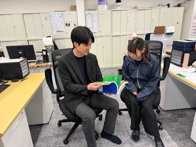 しっかり仕事を進めていくには、事務スタッフさんとの協力も不可欠です。